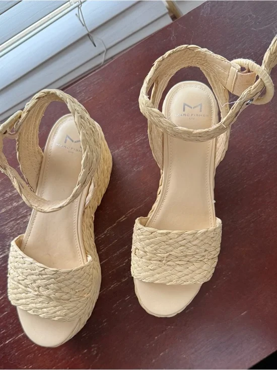 Marc Fisher steel sandal, platform, summer, 7.5M - Picture 4 of 11